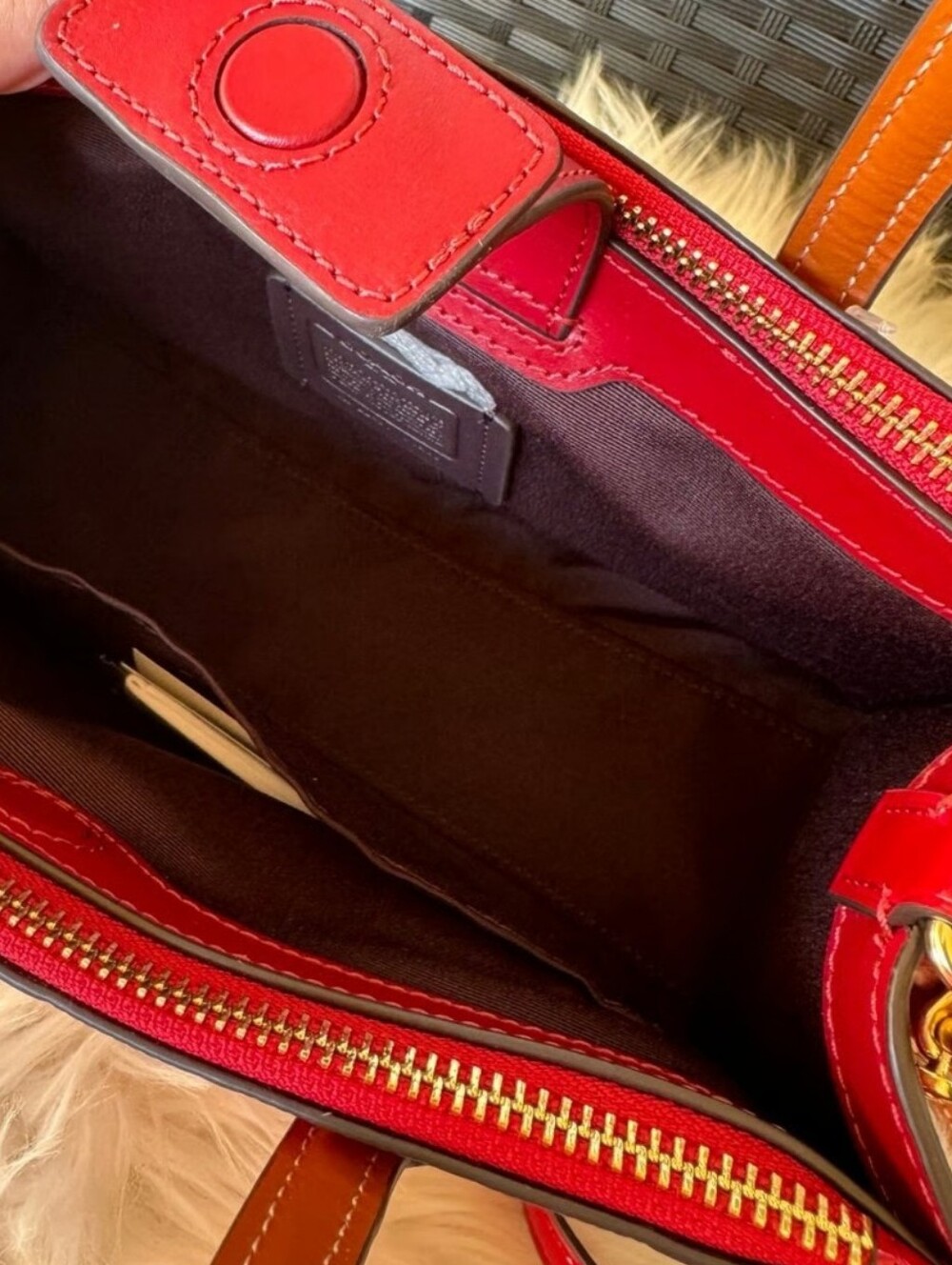 Nina Small Tote Bag In Signature Leather in Red - Picture 3 of 4